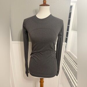 Lululemon Run: Swiftly Tech Long Sleeve
Heathered Soot Size 6